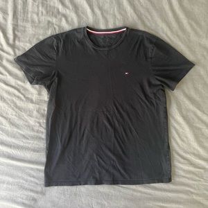 Tommy Hilfiger Men’s Black Crew Neck Short Sleeve Shirt W/ Logo (Size Large)